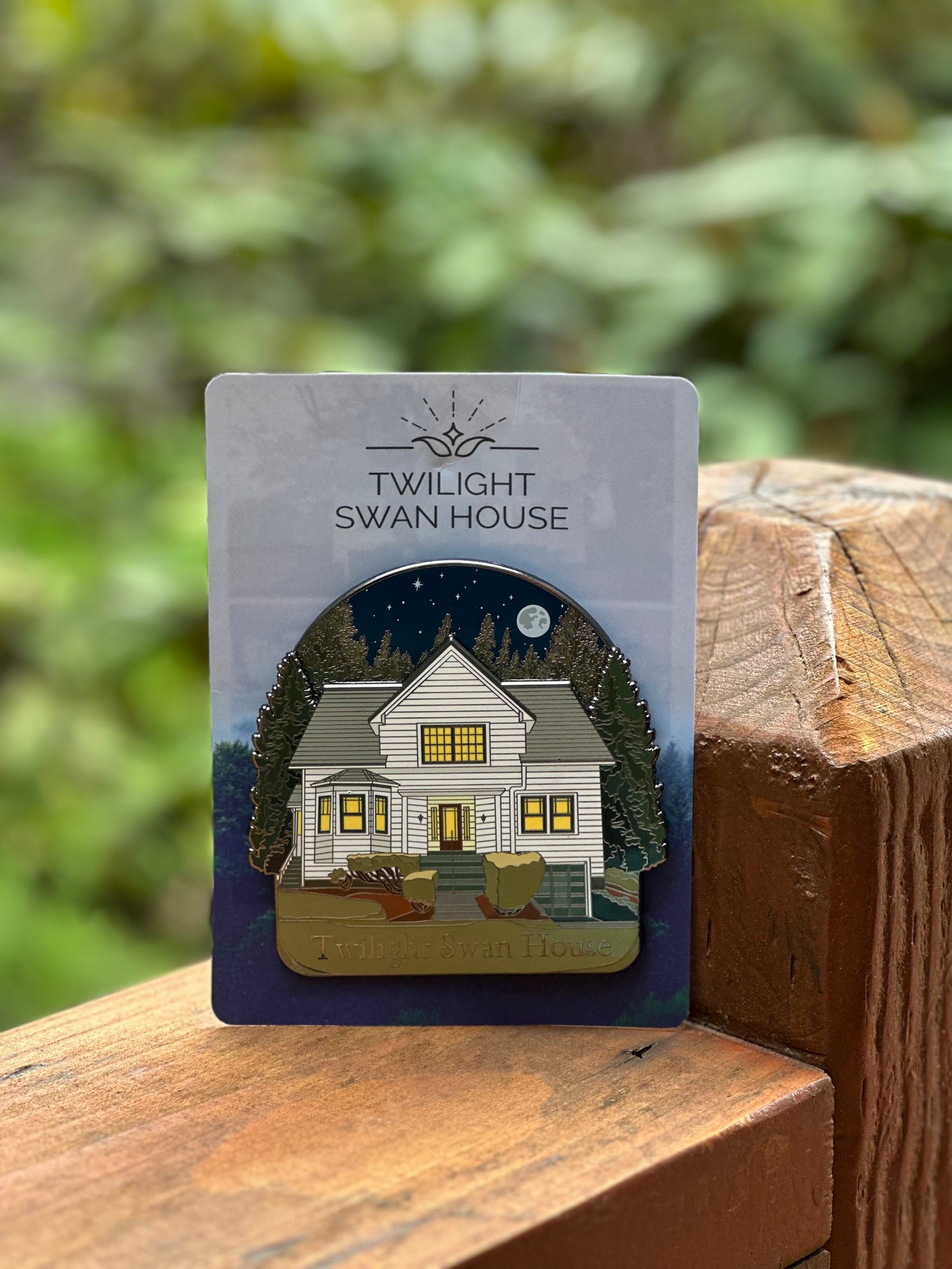 Twilight Swan House Exclusive Spinner Pin